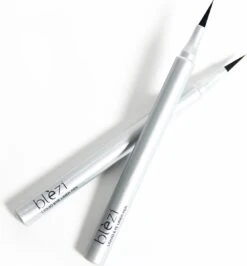 Blèzi® Liquid Eye Liner Pen 10 Intense Black - Eyeliner Zwart Waterproof - Mat Zwart -Oogmake Up Winkel 1114x1200