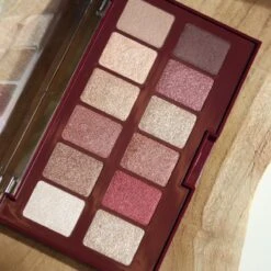 Maybelline The Burgundy Bar Oogschaduw En Highlighter Palette – Limited Edition 38 Maybelline The Burgundy Bar Oogschaduw En Highlighter Palette – Limited Edition -Oogmake Up Winkel 1200x1200 1024