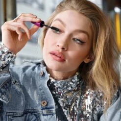 Maybelline Volum'Express Falsies - Zwart - Mascara 27 Maybelline Volum'Express Falsies - Zwart - Mascara -Oogmake Up Winkel 1200x1200 58