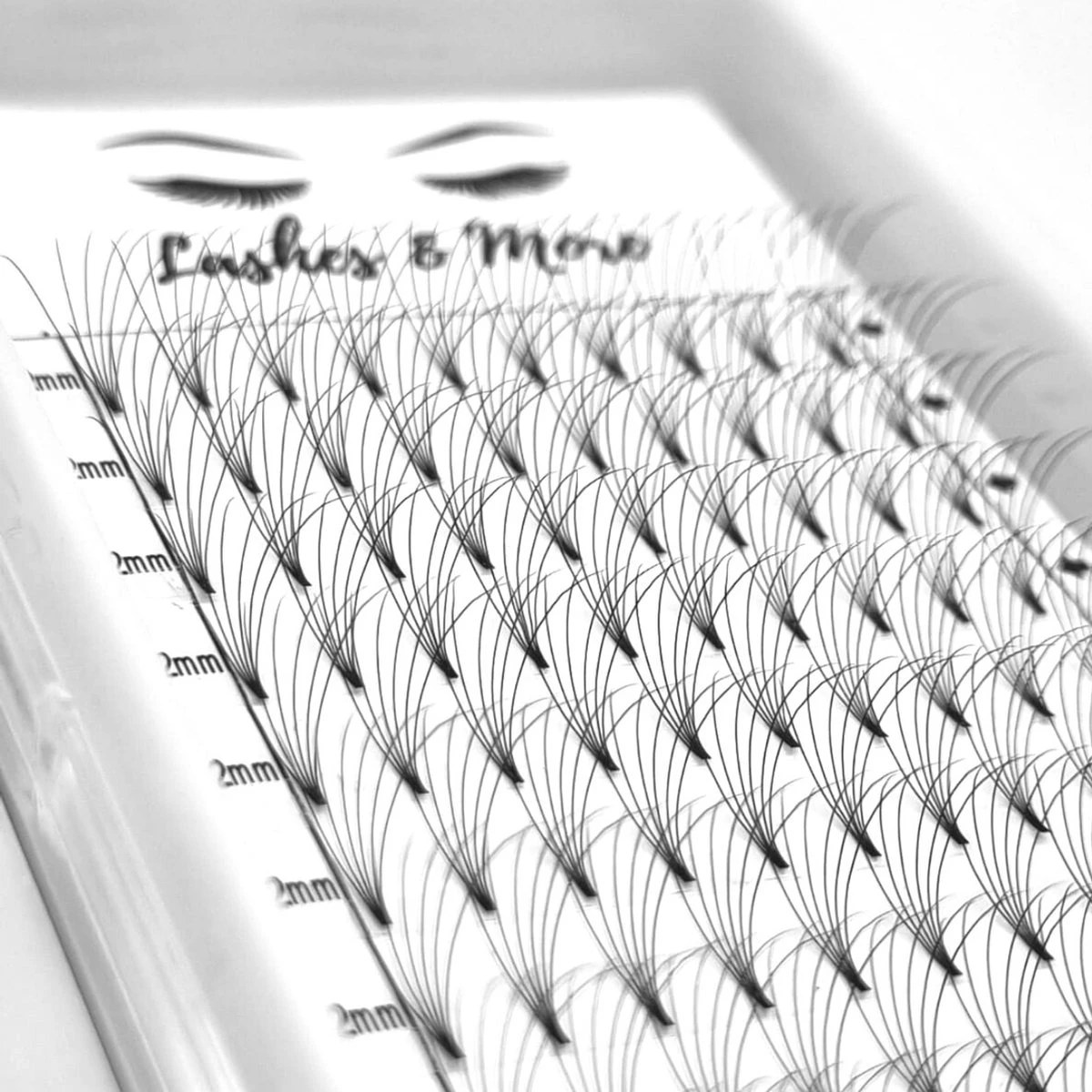 Lashes & More - Nepwimpers - 6D 12mm 0.07 D Krul - Pre-Made Volume Fans – Russian Volume – Pre-Made Fans- Wimperextensions – Wimper Extensions - Verkrijgbaar In Lengte 8mm Tot 15mm 2 Lashes & More - Nepwimpers - 6D 12mm 0.07 D Krul - Pre-Made Volume Fans – Russian Volume – Pre-Made Fans- Wimperextensions – Wimper Extensions - Verkrijgbaar In Lengte 8mm Tot 15mm - Afbeelding 2