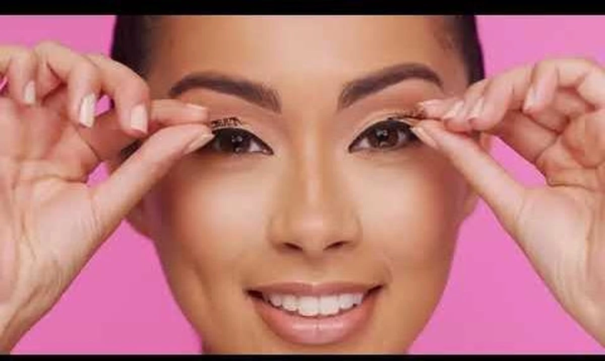 Ardell Magnetic Liquid Eyeliner & Lash - Wispies 6 Ardell Magnetic Liquid Eyeliner & Lash - Wispies - Afbeelding 6