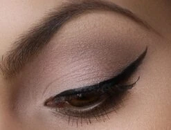 INGLOT AMC Eyeliner Gel - 77 | Eyeliner Zwart Waterproof | Zwarte Eyeliner Gel -Oogmake Up Winkel 1200x914 2