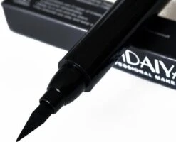 HANDAIYAN® | Eyeliner Met Wing Stempel | Zwarte Oog Stempel | 2 In 1 Eyeliner | Eyeliner Tool | Wing Eyeliner | Wing Stamp | 2 Stuks Per Verpakking -Oogmake Up Winkel 1200x971 2