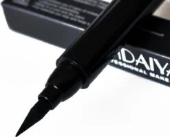 Joya Beauty® Eyeliner Met Wing Stempel | Zwarte Oog Stempel | 2 In 1 Eyeliner | Eyeliner Tool | Wing Eyeliner | Wing Stamp -Oogmake Up Winkel 1200x972 1