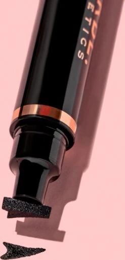 MARBL. Cosmetics - Easy Wing - Eyeliner Stempel - 8mm - Waterproof - Vlekproof - Vegan - Dierproefvrij 15 MARBL. Cosmetics - Easy Wing - Eyeliner Stempel - 8mm - Waterproof - Vlekproof - Vegan - Dierproefvrij -Oogmake Up Winkel 577x1200 3