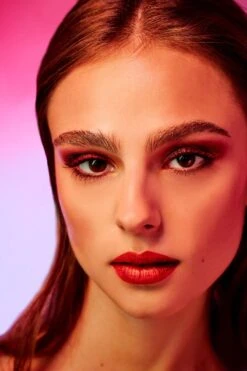 L’Oréal Paris Paris Electric Nights Superliner Matte Signature Eyeliner - Limited Edition – 11 Red Signature – Rood -Oogmake Up Winkel 800x1200 14