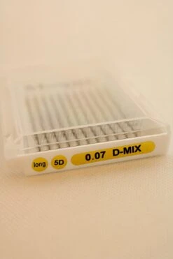 Mowny Beauty - Wimperextensions - 5D Premade Fans - Mix Tray 0,07mm D-krul - Natuurlijke Wimperextensions - Russisch Volume 7 Mowny Beauty - Wimperextensions - 5D Premade Fans - Mix Tray 0,07mm D-krul - Natuurlijke Wimperextensions - Russisch Volume -Oogmake Up Winkel 800x1200 20