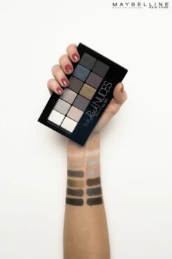 Maybelline The Rock Nudes Oogschaduwpallet- 12 Rock Nudes Blauw Tinten -Oogmake Up Winkel 800x1200 21