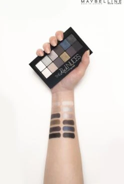 Maybelline The Rock Nudes Oogschaduwpallet- 12 Rock Nudes Blauw Tinten -Oogmake Up Winkel 808x1200 4